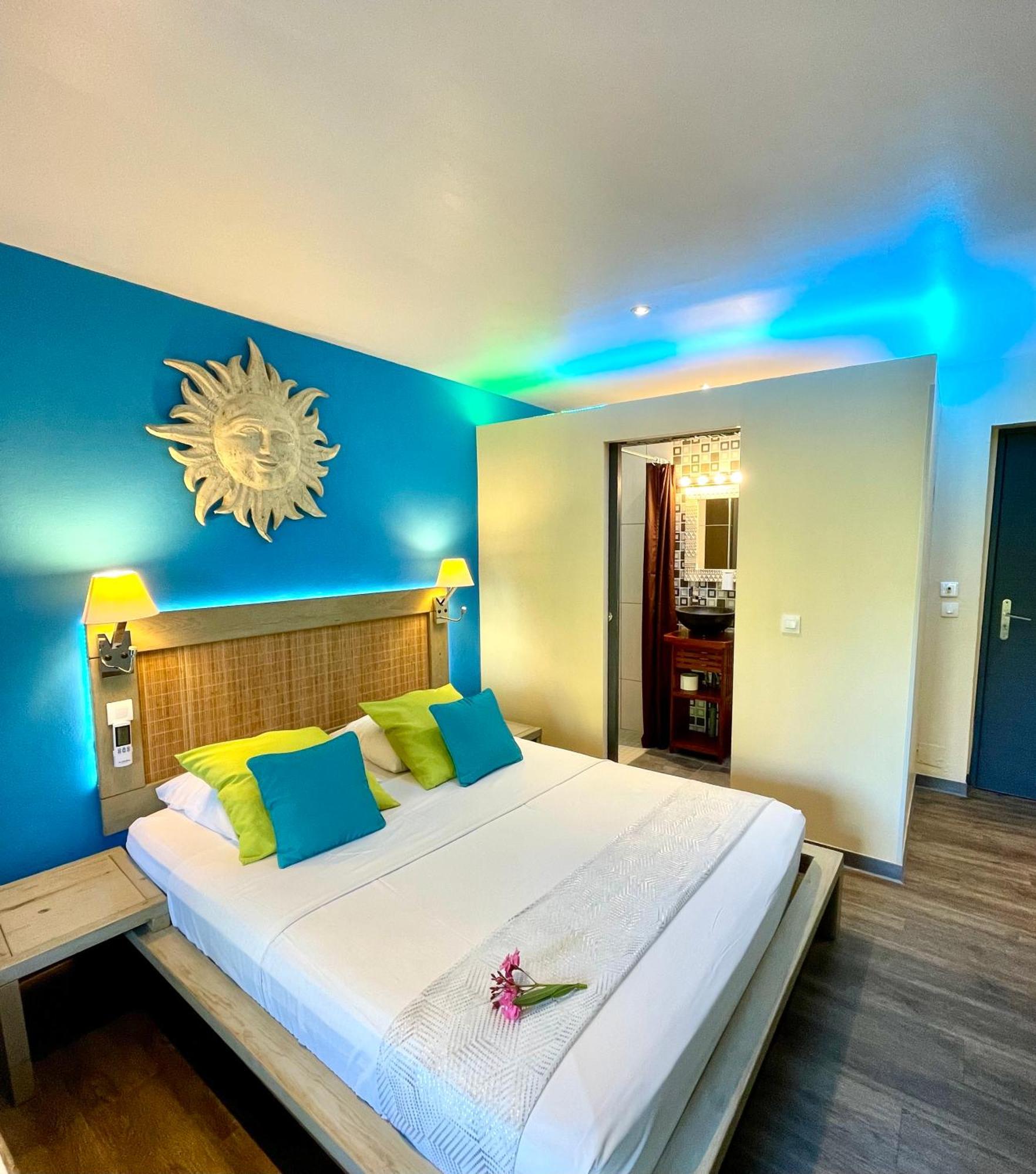 Hotel Les Bougainvilliers Saint-Gilles Les Bains Zewnętrze zdjęcie